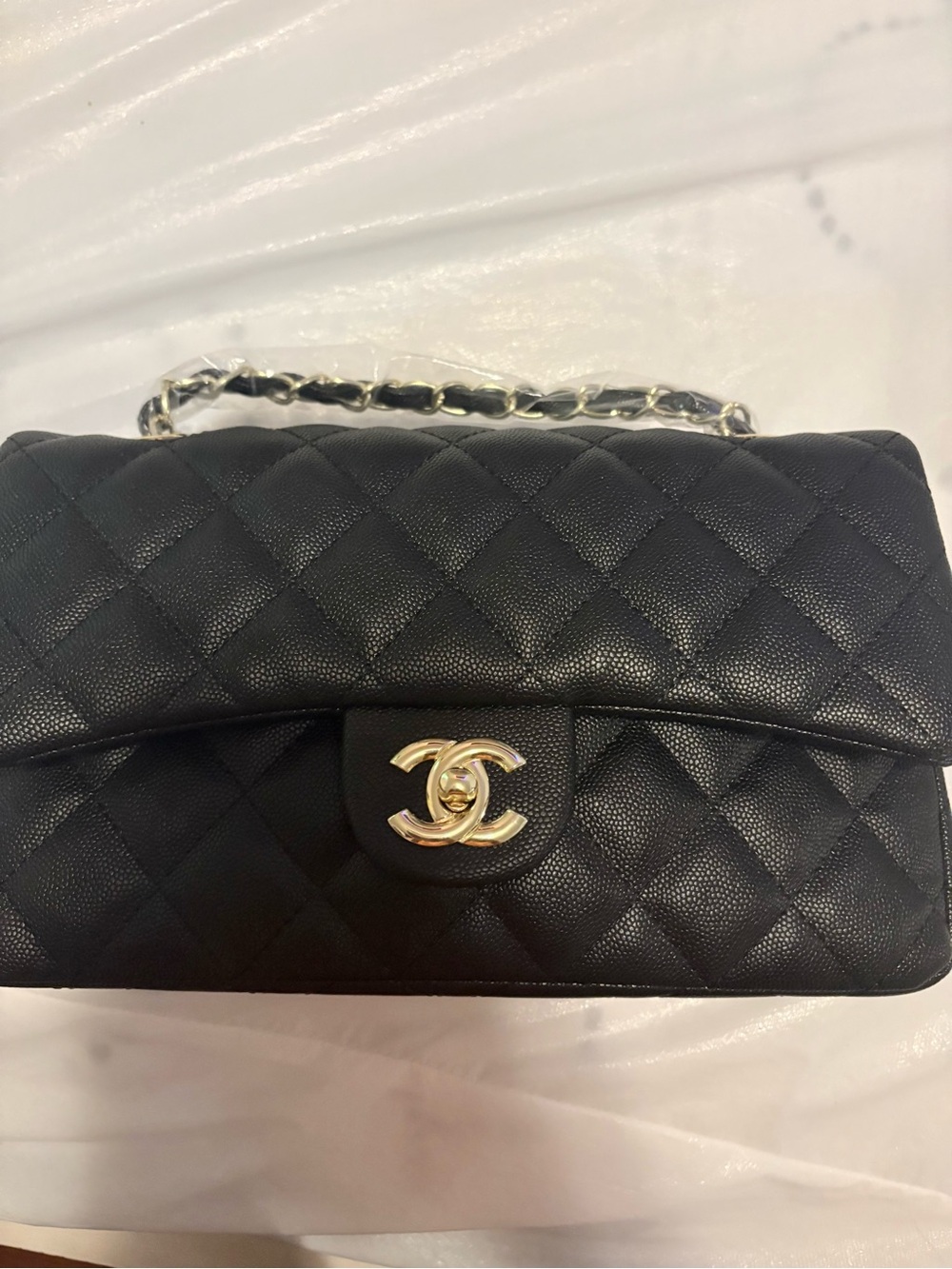 CHANEL Black Quilted Shoulder Bag with Gold CC Twist Lock - Picture 8 of 9